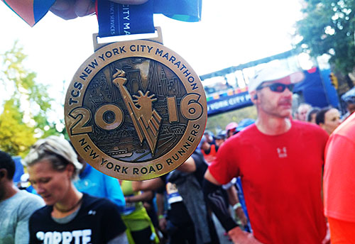 2016 NYC Marathon Medal - Chris-R.net